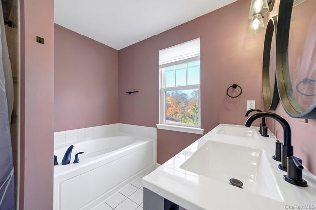 43 Woodside Knolls Drive, Middletown, NY 10940