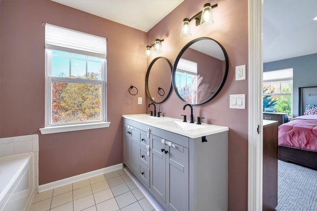 43 Woodside Knolls Drive, Middletown, NY 10940