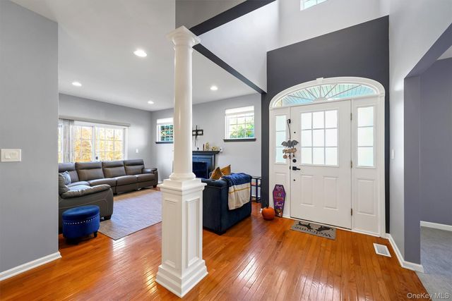 43 Woodside Knolls Drive, Middletown, NY 10940