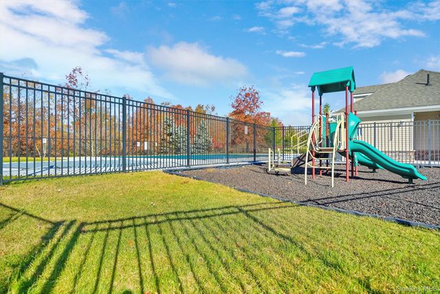 43 Woodside Knolls Drive, Middletown, NY 10940