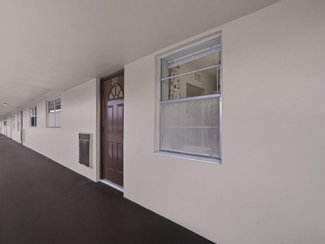 551 NW 80th Avenue 207, Margate, FL 33063