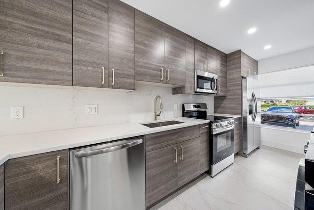 1541 NW 20th Avenue 101, Delray Beach, FL 33445