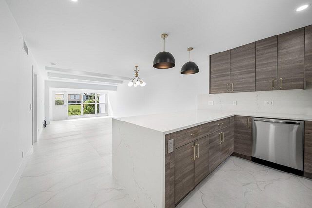1541 NW 20th Avenue 101, Delray Beach, FL 33445