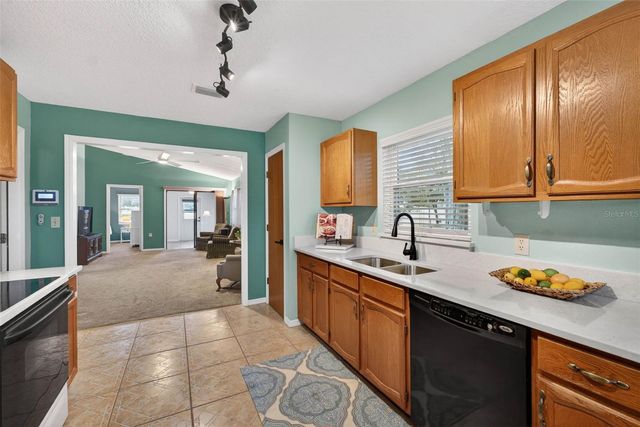 570 EAGLE RUN, Lakeland, FL 33809