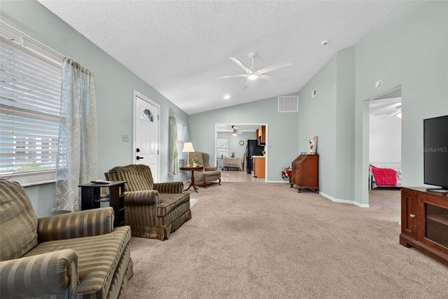 570 EAGLE RUN, Lakeland, FL 33809