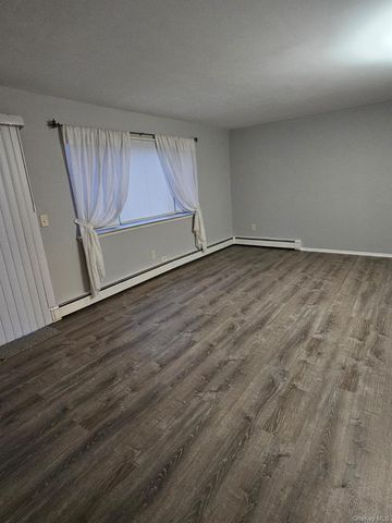 21 N Aspen Road, Middletown, NY 10940