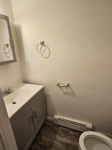 21 N Aspen Road, Middletown, NY 10940