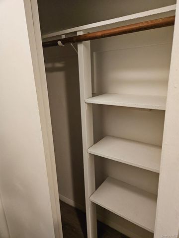 21 N Aspen Road, Middletown, NY 10940