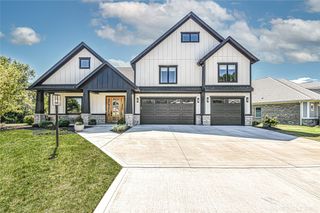 900 Hidden Branches Drive, Centerville, OH 45458