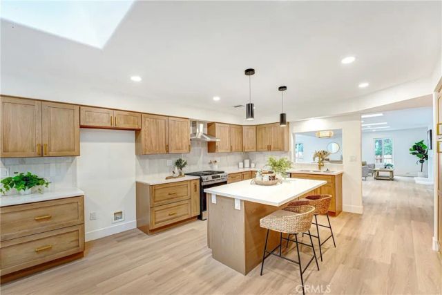22323 Miranda Street, Woodland Hills, CA 91367