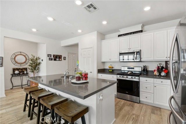 2814 E Murdock, Ontario, CA 91762