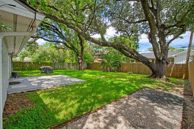 11911 Hillcroft Avenue, Houston, TX 77035