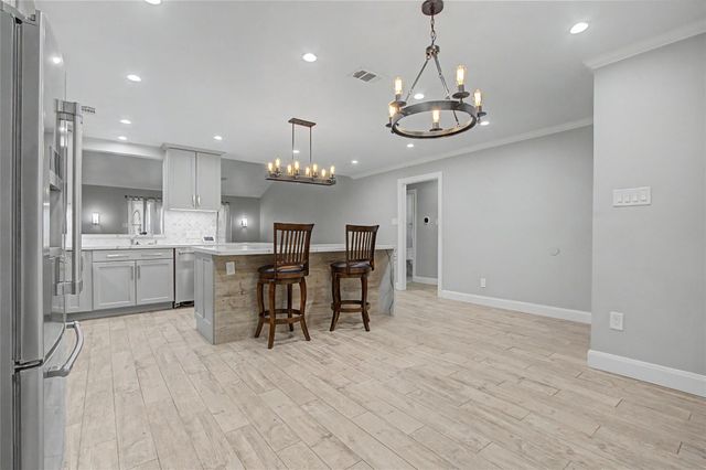11911 Hillcroft Avenue, Houston, TX 77035