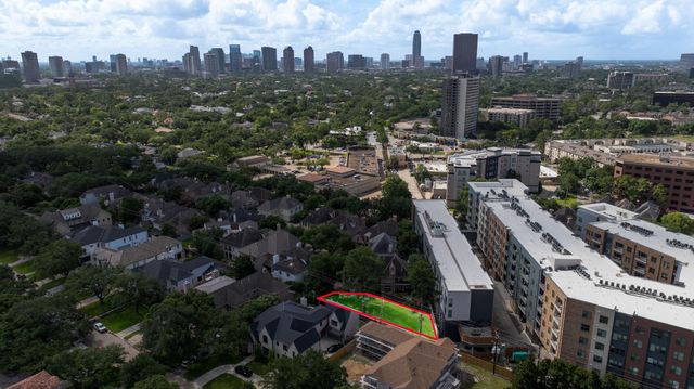 402 Prestwick Court, Houston, TX 77057