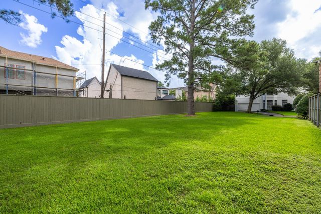 402 Prestwick Court, Houston, TX 77057