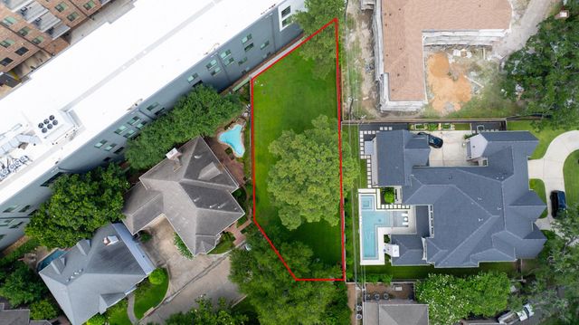 402 Prestwick Court, Houston, TX 77057