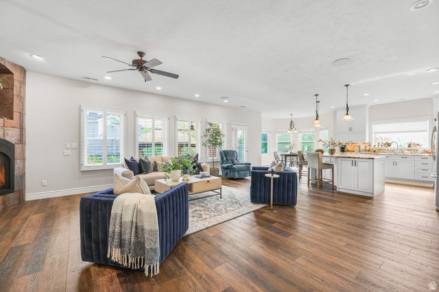 994 W PARK PALISADE DR, South Jordan, UT 84095