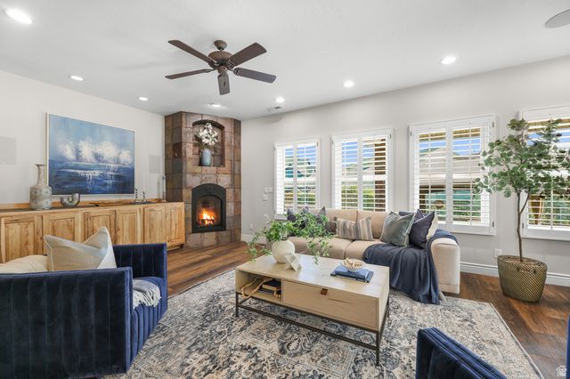 994 W PARK PALISADE DR, South Jordan, UT 84095