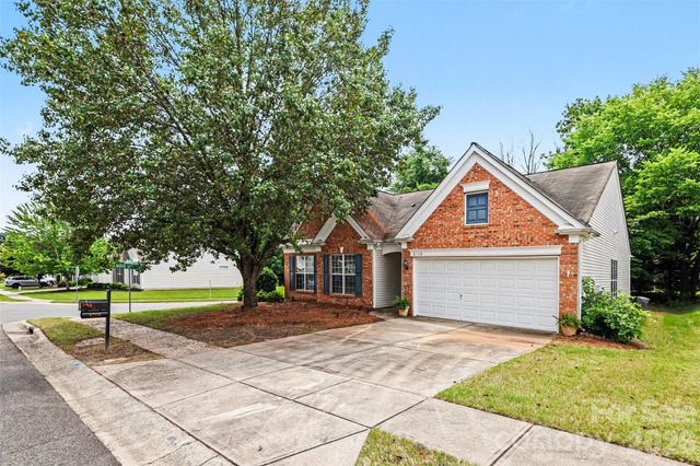 8708 Heron Glen Drive, Charlotte, NC 28269