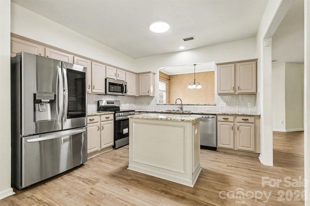 8708 Heron Glen Drive, Charlotte, NC 28269
