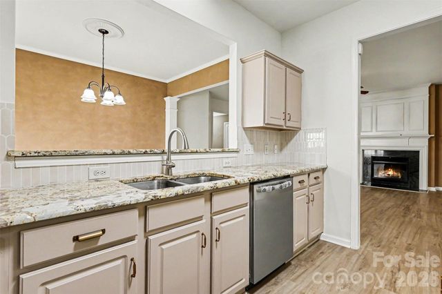 8708 Heron Glen Drive, Charlotte, NC 28269