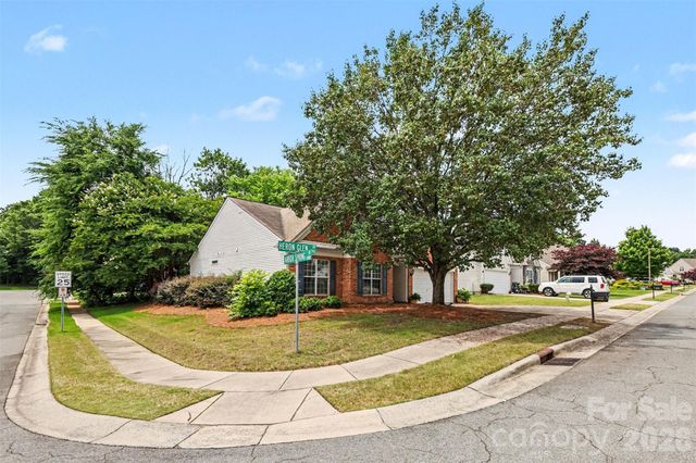 8708 Heron Glen Drive, Charlotte, NC 28269