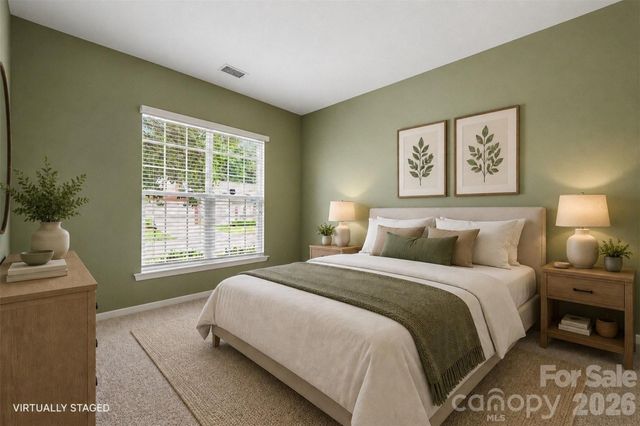 8708 Heron Glen Drive, Charlotte, NC 28269