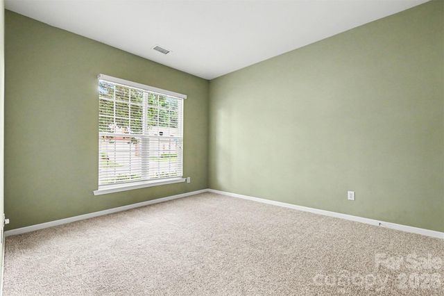 8708 Heron Glen Drive, Charlotte, NC 28269