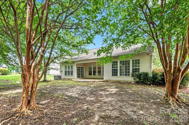 8708 Heron Glen Drive, Charlotte, NC 28269