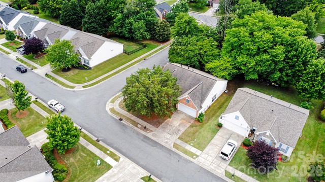 8708 Heron Glen Drive, Charlotte, NC 28269