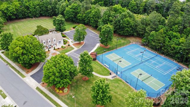 8708 Heron Glen Drive, Charlotte, NC 28269