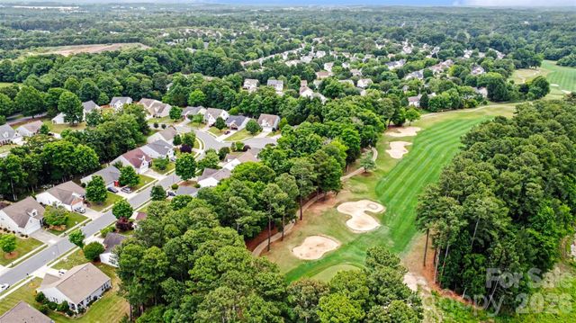 8708 Heron Glen Drive, Charlotte, NC 28269