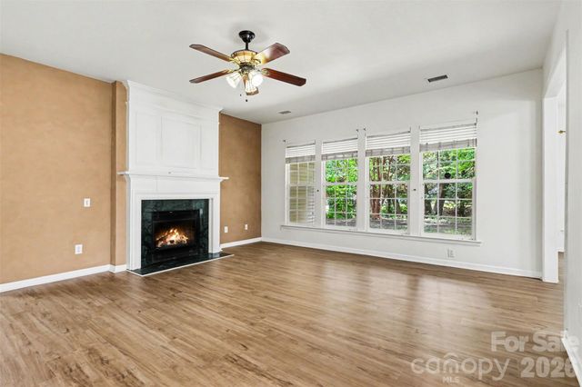8708 Heron Glen Drive, Charlotte, NC 28269