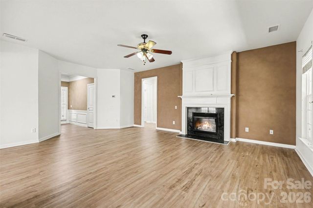 8708 Heron Glen Drive, Charlotte, NC 28269