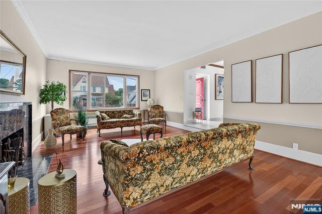25 Cresthill Avenue, Clifton, NJ 07012