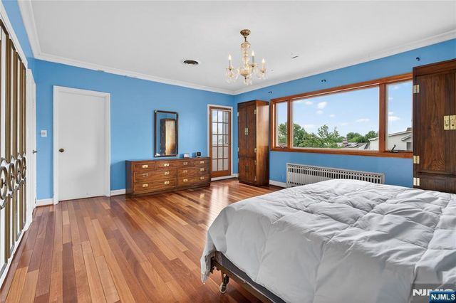 25 Cresthill Avenue, Clifton, NJ 07012