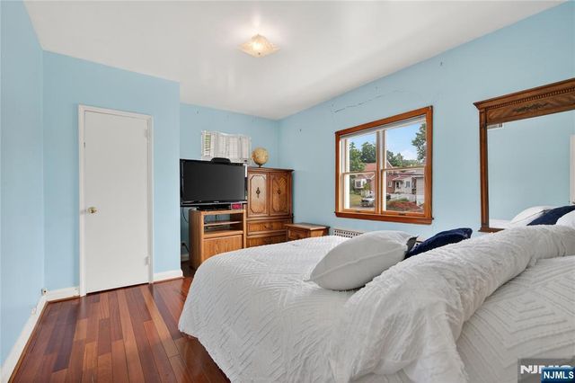 25 Cresthill Avenue, Clifton, NJ 07012
