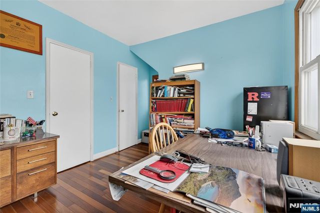 25 Cresthill Avenue, Clifton, NJ 07012