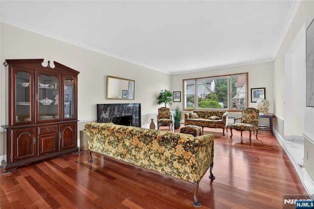 25 Cresthill Avenue, Clifton, NJ 07012