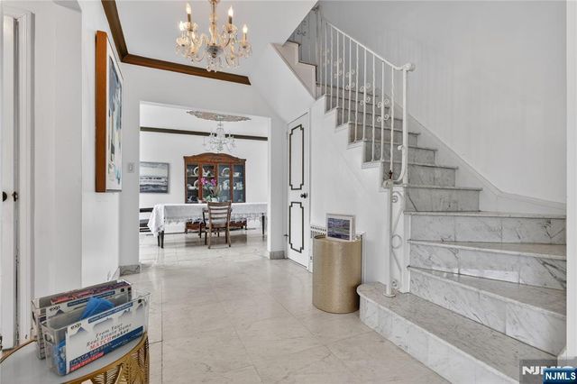 25 Cresthill Avenue, Clifton, NJ 07012