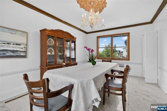 25 Cresthill Avenue, Clifton, NJ 07012