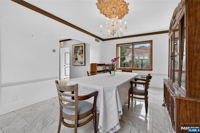 25 Cresthill Avenue, Clifton, NJ 07012