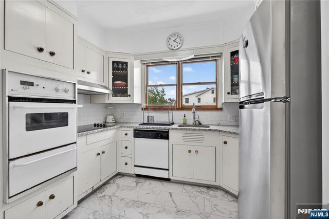 25 Cresthill Avenue, Clifton, NJ 07012