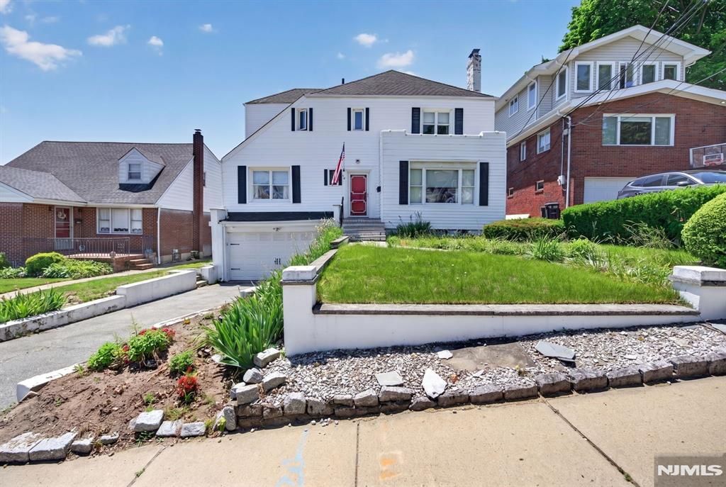 25 Cresthill Avenue, Clifton, NJ 07012