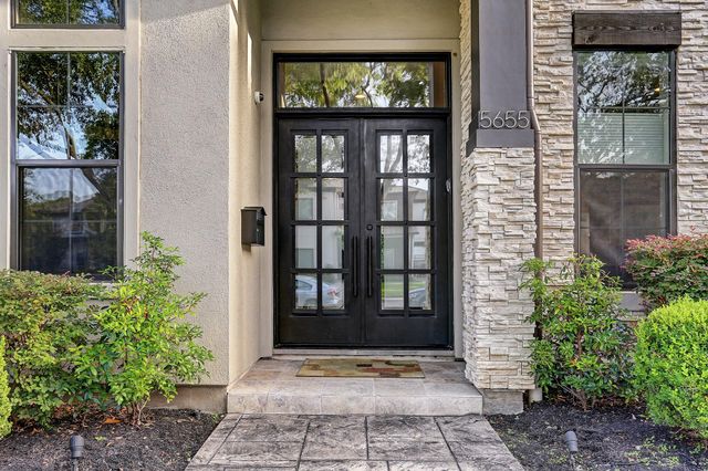 5655 Locke Lane, Houston, TX 77056