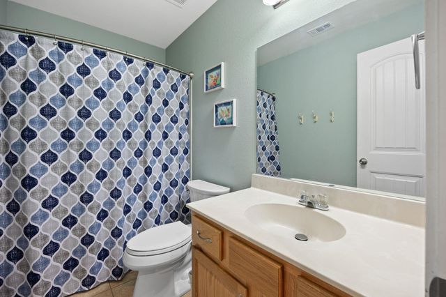 2200 Amur DR, Austin, TX 78745