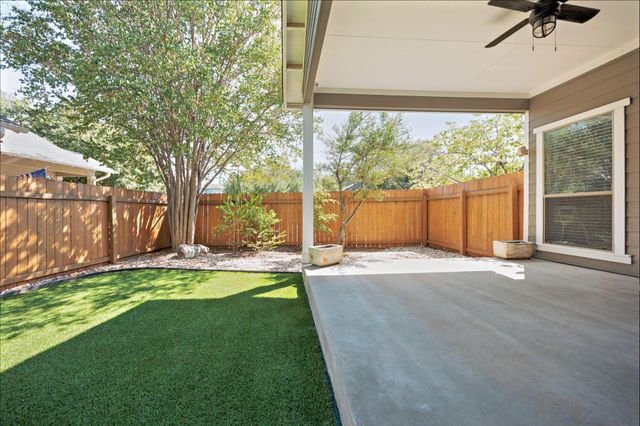 2200 Amur DR, Austin, TX 78745