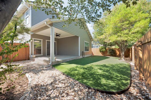 2200 Amur DR, Austin, TX 78745