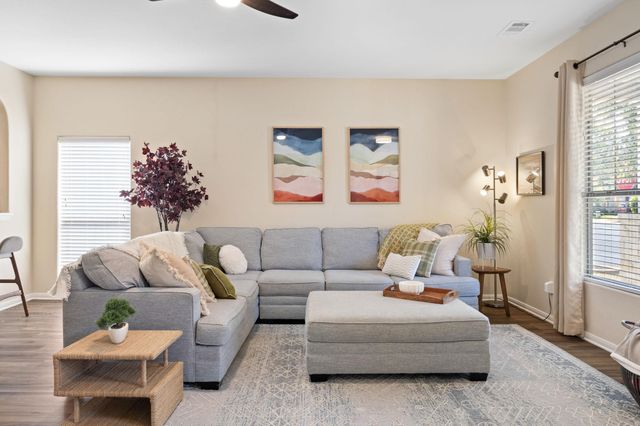 2200 Amur DR, Austin, TX 78745