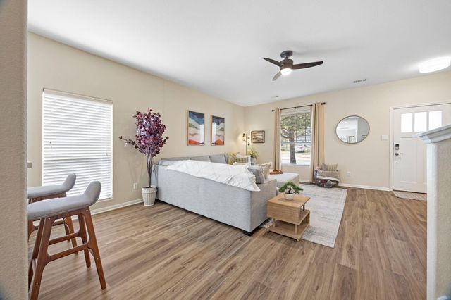 2200 Amur DR, Austin, TX 78745